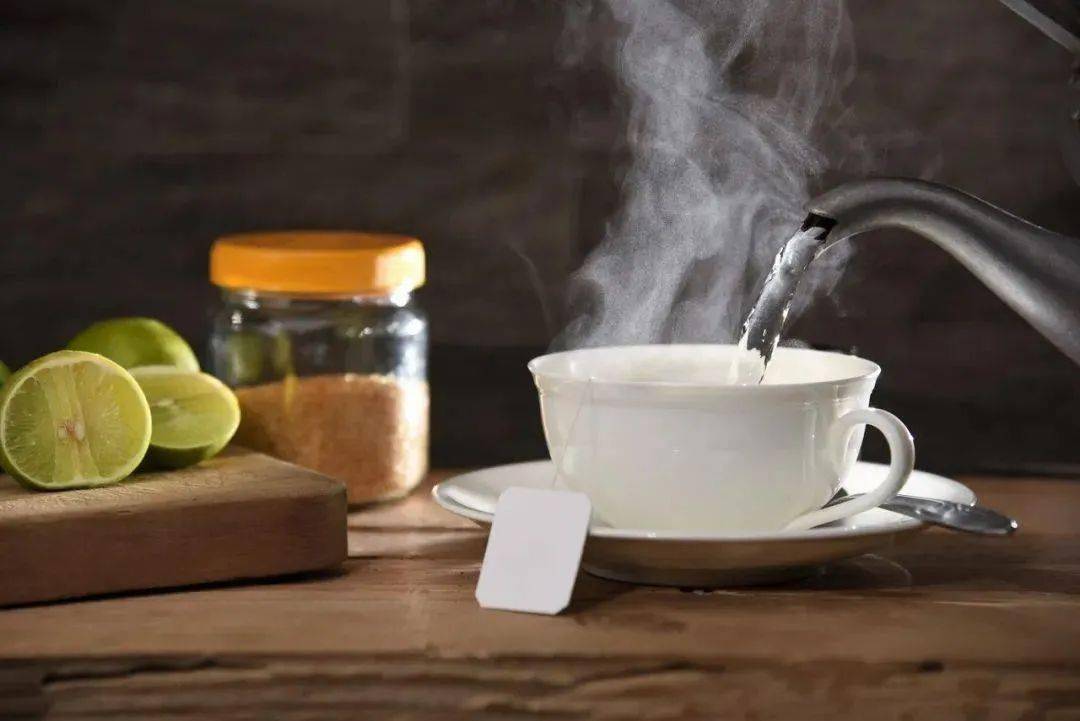 癌症病人喝热水越烫越好吗?