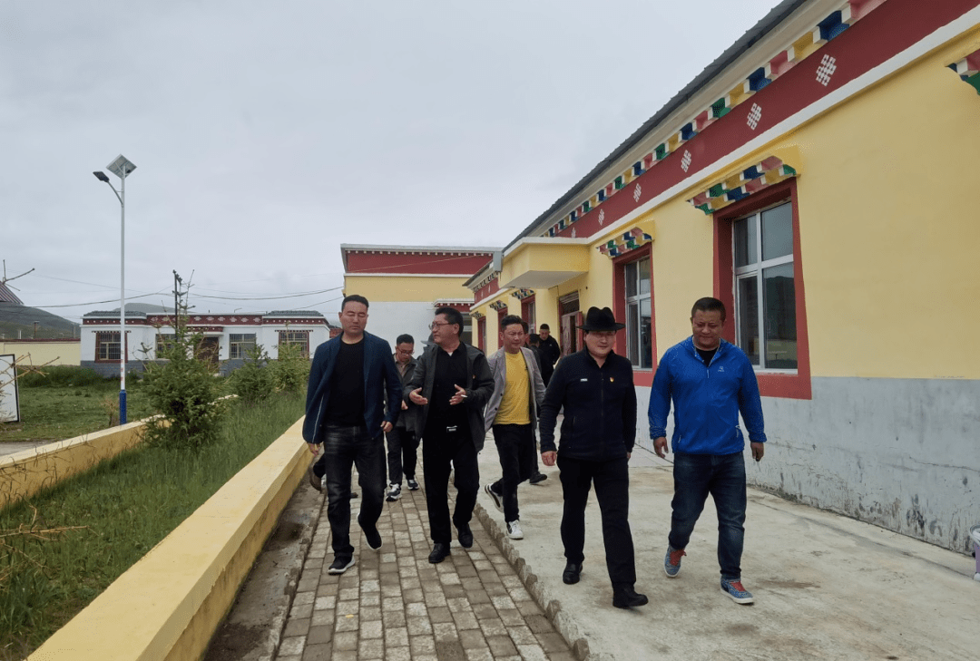 8月11日,县委常委,政法委书记公却才旺,县政府副县长,公安局局长扎西