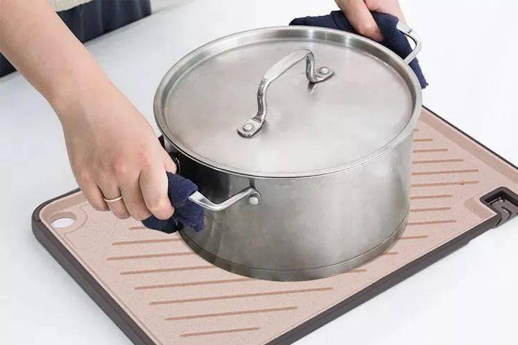 菜板发霉怎么去除 623564a9ba384a6ba47d1fe3aee8fd02.jpeg