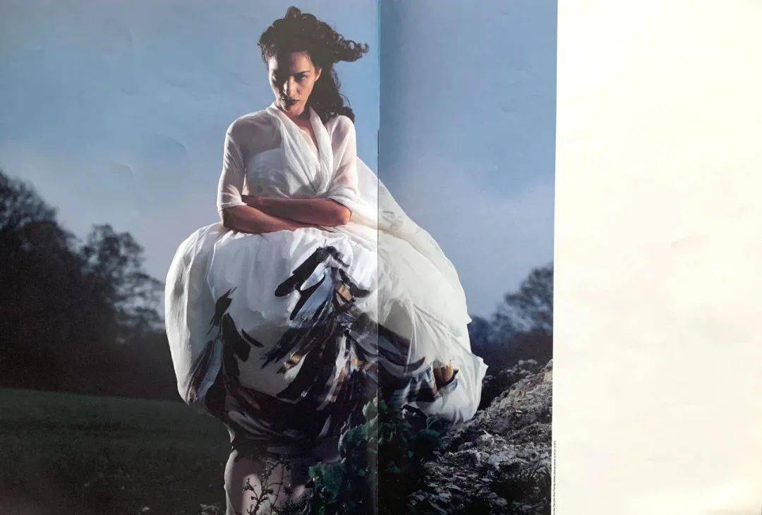 过服装设计|川久保玲:人“狠”话不多!时尚界的破坏者设计的衬衫有何不同?