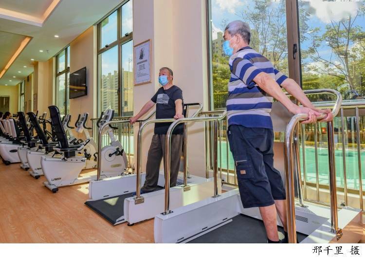 长者健身房:老人家门口也有"康复私教"
