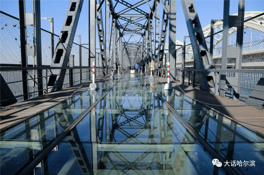 “观光桥”玻璃栈道里的故事