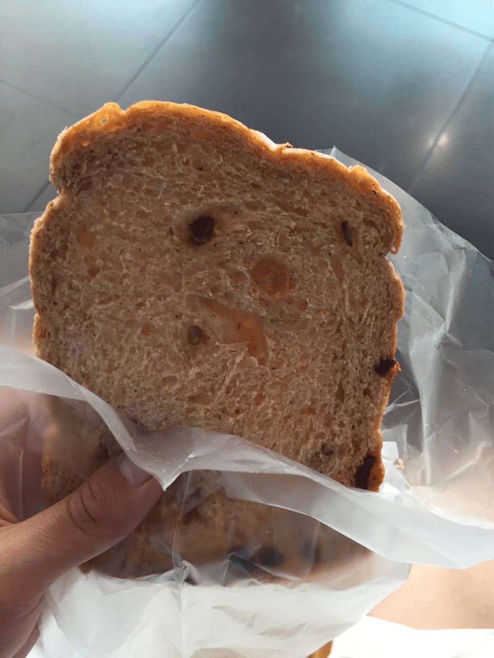 男子买过期面包,花3元索赔1000元!法院最后怎么判?