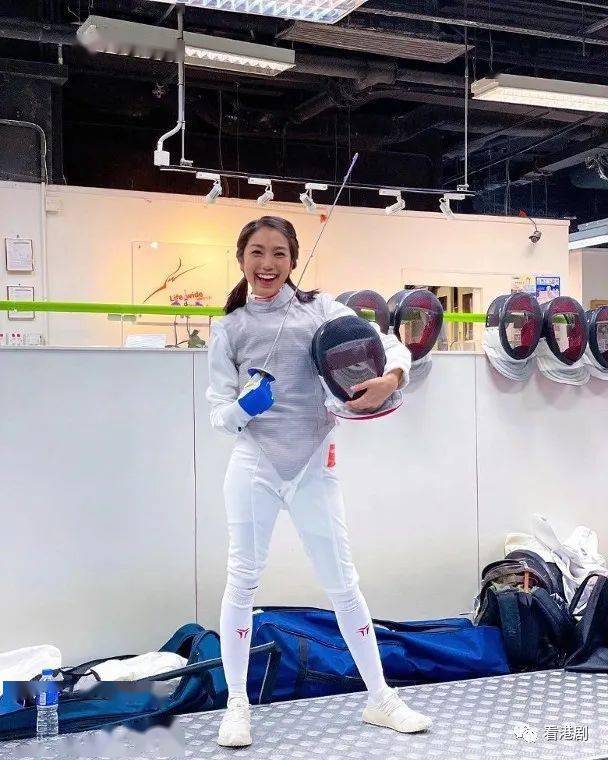 抢先学剑击姜丽文变身猫女郎骚胳肋底