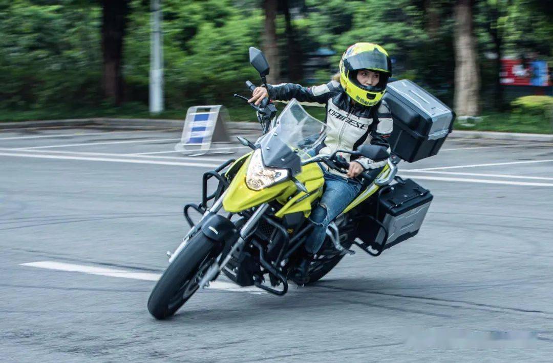 一车多用的小鸟宗申150x动态测评