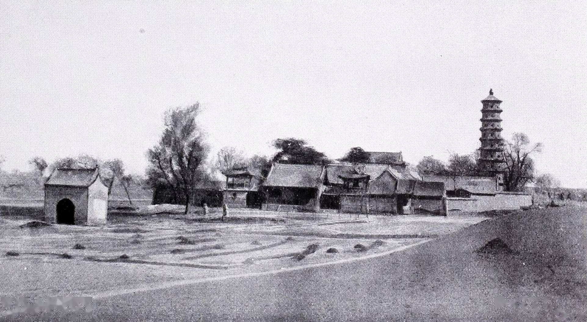 都有对应的寺庙,照片中就是北十方院所在的千寿寺,60年代时,太原的