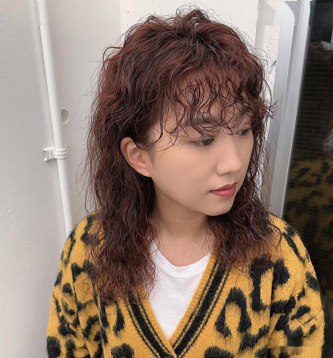 四十岁女人发型自己剪 461dde474def406298220ac22ba0c545.jpeg