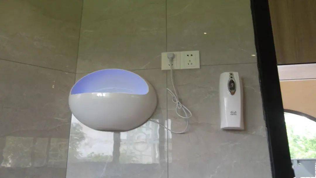 灭蚊灯,夏日驱蚊好助手.智能刷脸取纸机,缓解没有纸巾的尴尬.