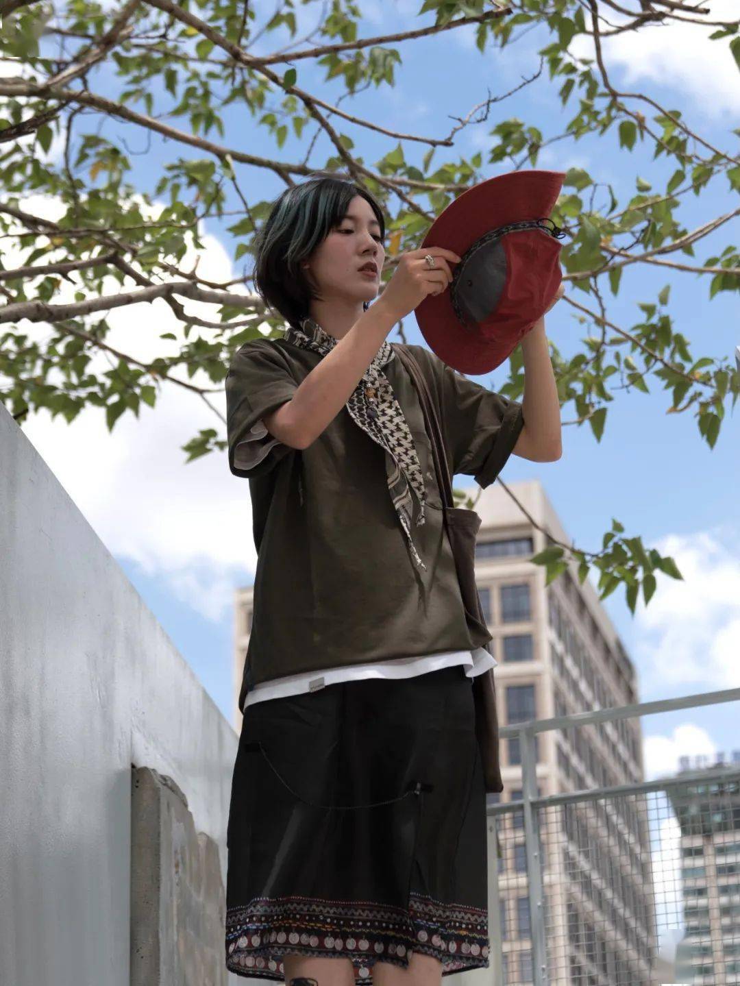 什么|6位时尚达人诠释,女生如何快速上手玩转 Urban Outdoor 风格