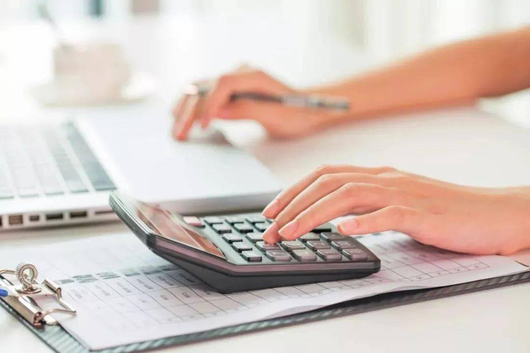 银行账户|知名高端幼儿园变“私人提款机” 80后女出纳敛财151万元被批捕