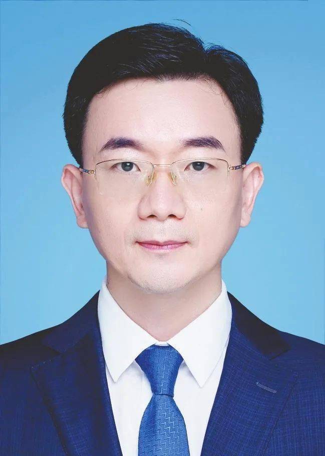 博士研究生,经济学博士学位,中共党员,现任邢台市委常委,市政府副市长