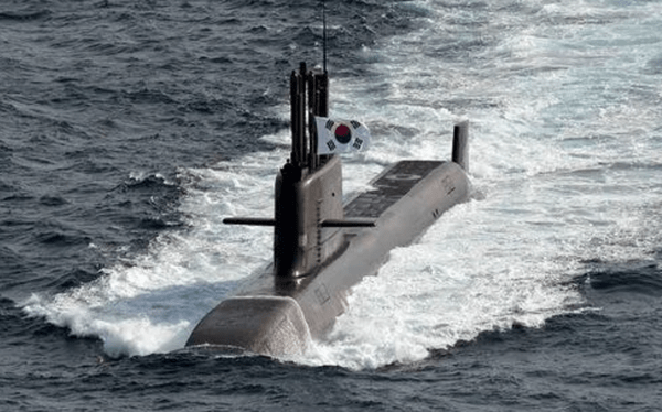 韩国首艘3000吨级国产潜艇入役 锐评:领先日本,但想出口也难