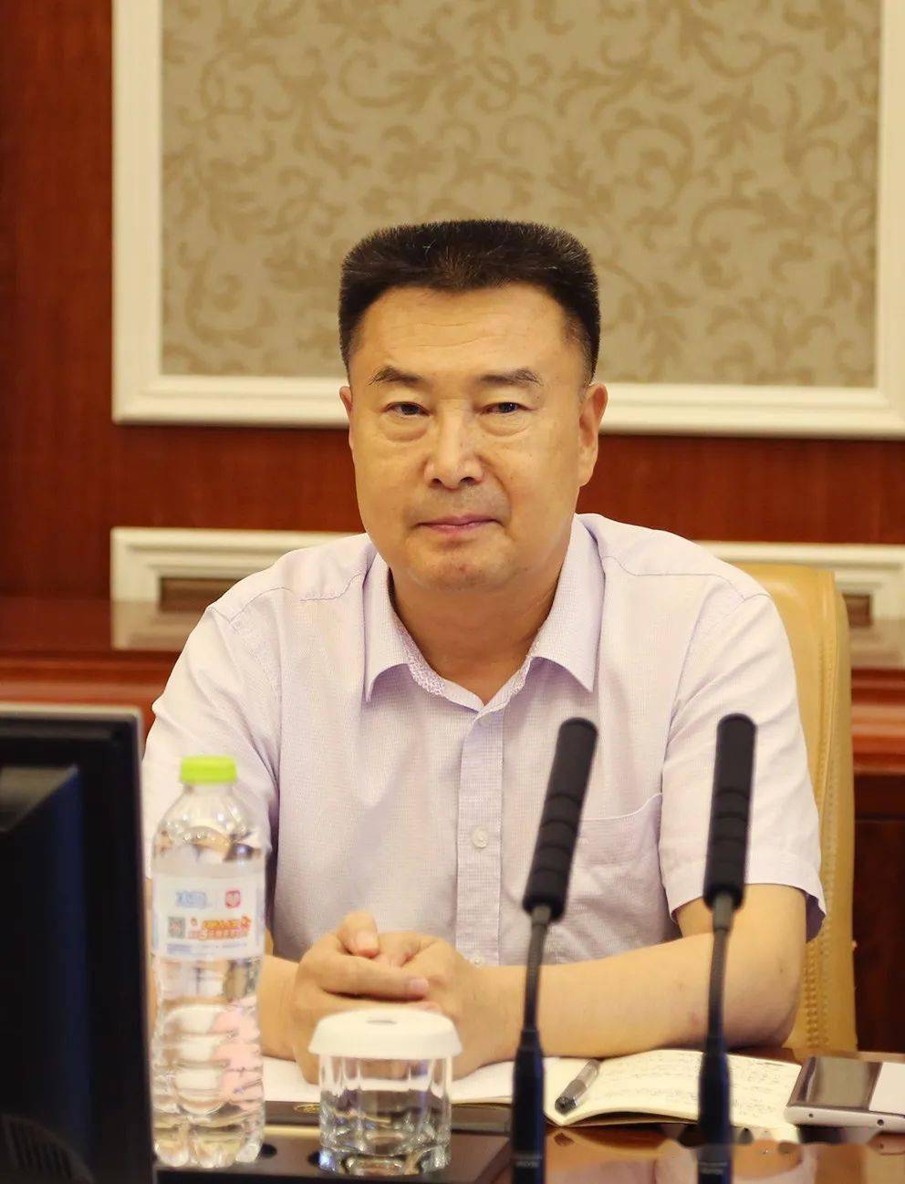 潍坊企业家俱乐部会长王大威向参会人员介绍了潍坊企业家俱乐部的办会