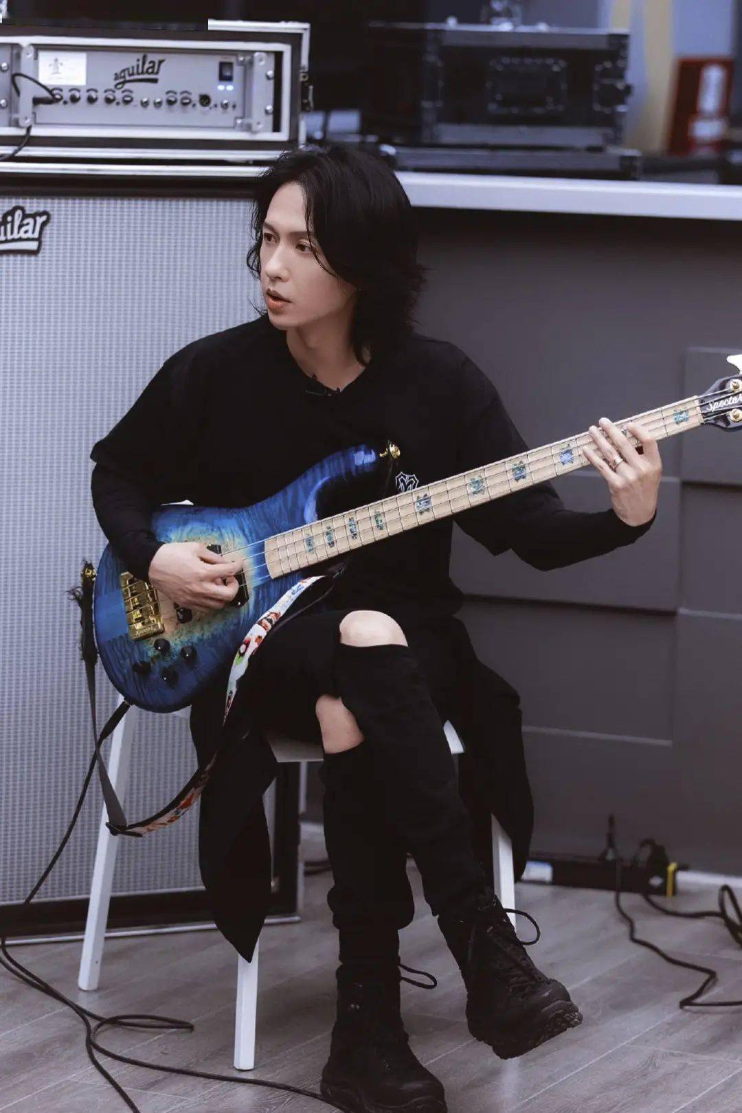 颜似木村拓哉,这位惊艳了观众的小哥哥竟然是黑豹主唱?_张淇