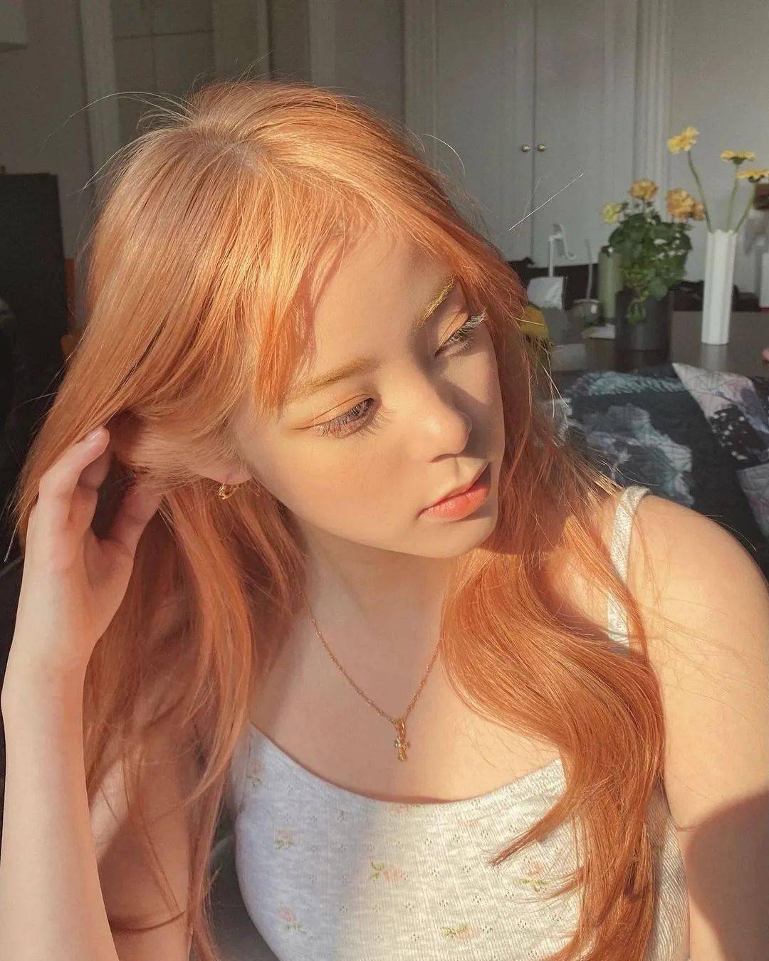 人间|LISA染回金发，人间芭比又回来了！