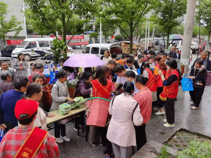 水城区双水街道开展"移风易俗 文明祭祀"志愿服务宣传活动