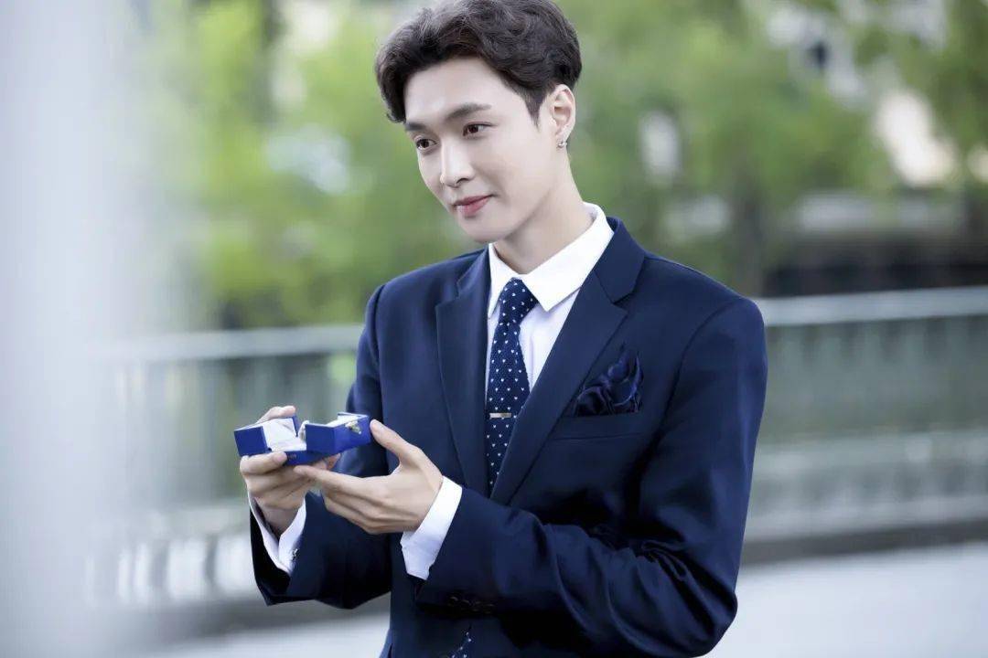 张予曦|易烊千玺商业价值TOP1?赵文卓林志炫内讧?张艺兴混资本圈?沈月垂死挣扎?张予曦拒绝被安排?