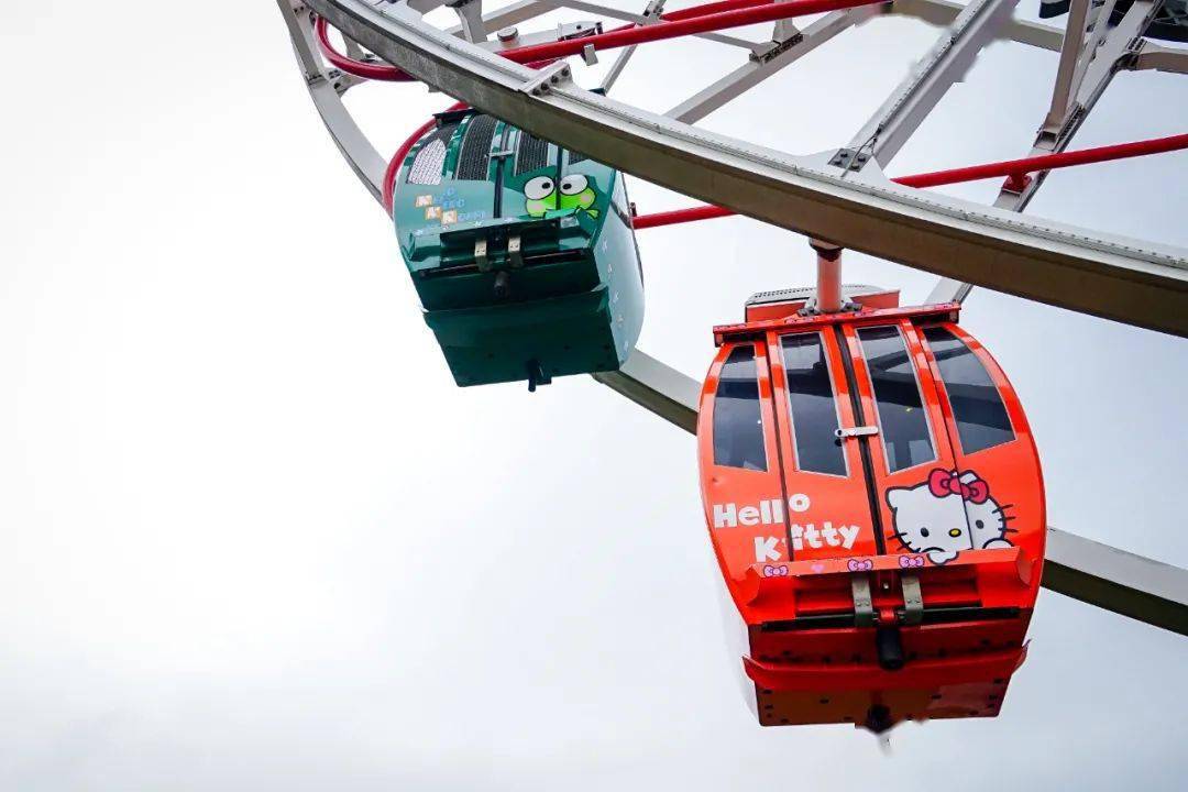 分为滑动与固定式的摩天轮车厢精灵森林的"苹果树飞椅"蒸汽王国值得一