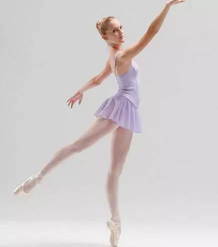 瘦但是肚子凸 18f1b91e58cd4e5ebc52de674f8149ea.jpeg