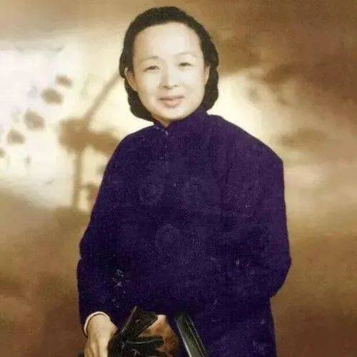 民族英雄身后，站着一位同样伟大的女性_凌维诚