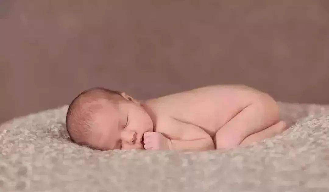 新生儿什么时候可以趴着抬头 9bb2201a62a04e36b5bea33b933740ba.jpeg