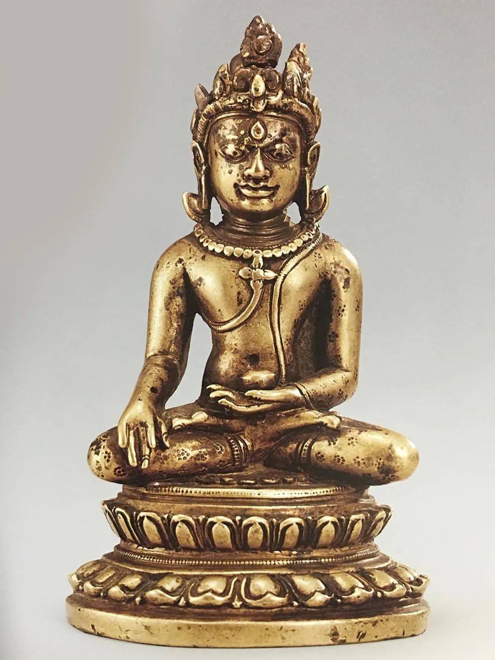 中国的佛教文化来源于巷古印度,其佛教造像艺术也趋同于印度风格,具有