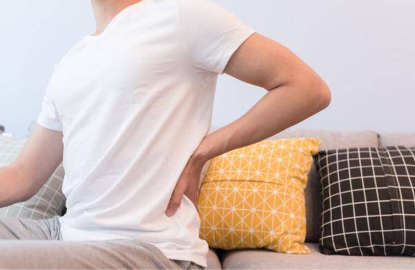 腰椎间盘|腰疼就是得了腰椎间盘突出症吗？七种自测方法，快来看看你中了几个？