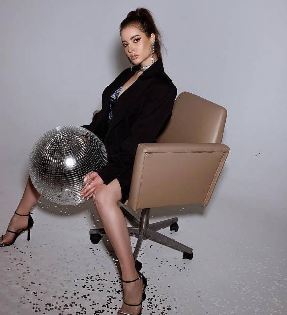 发育超好要飚鼻血了_俄罗斯