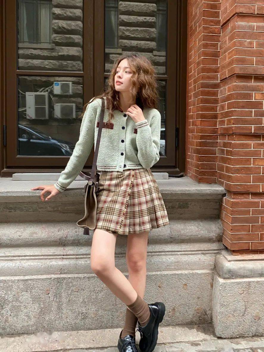 什么|换季穿什么？进来抄年轻人的答案