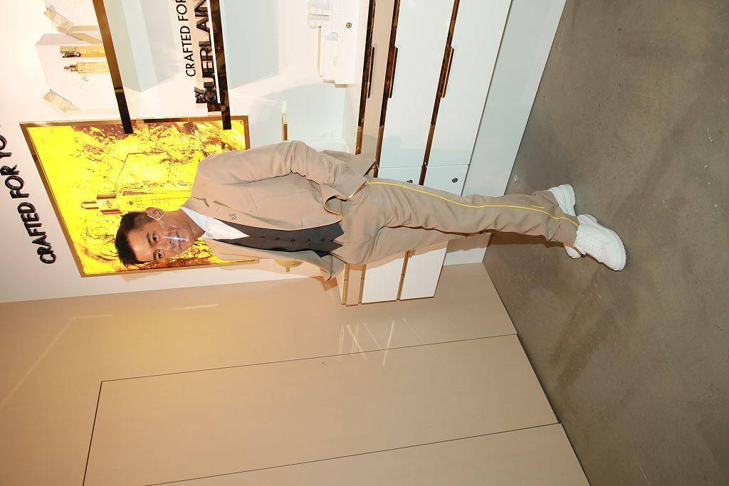 蓝色|一周潮男快拍：王源运动休闲 吴彦祖微笑绅士