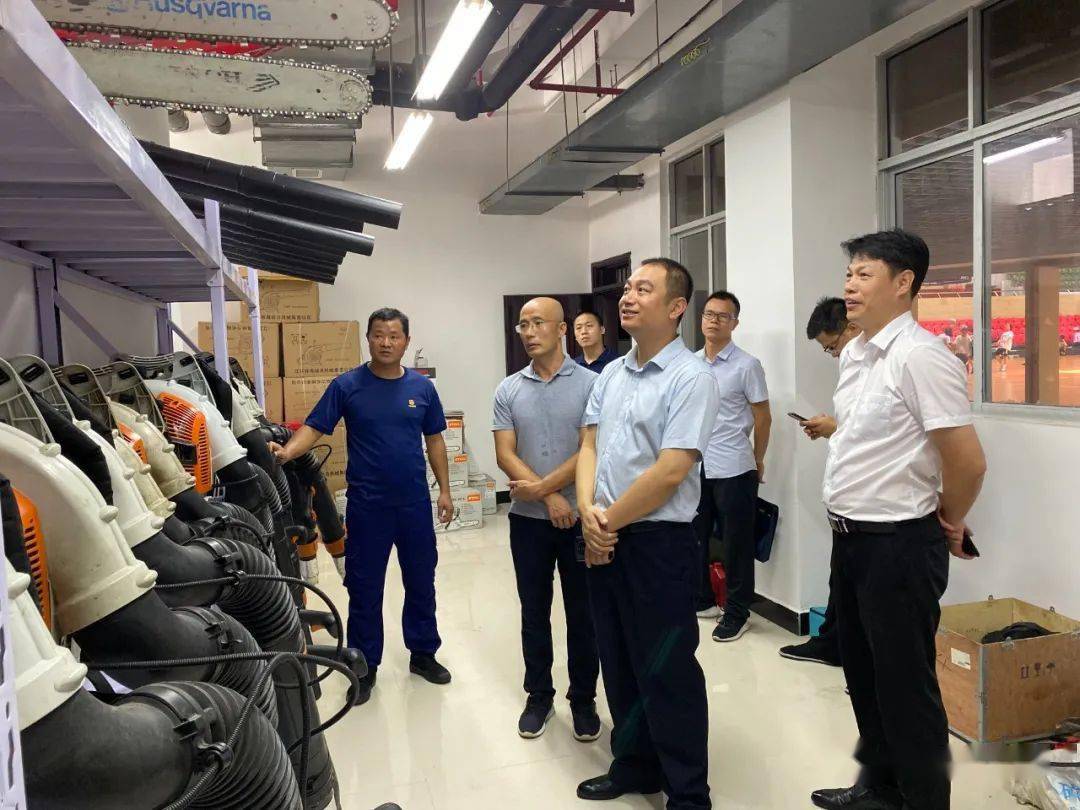 副县长县公安局局长文彬同志到专业森林消防队调研