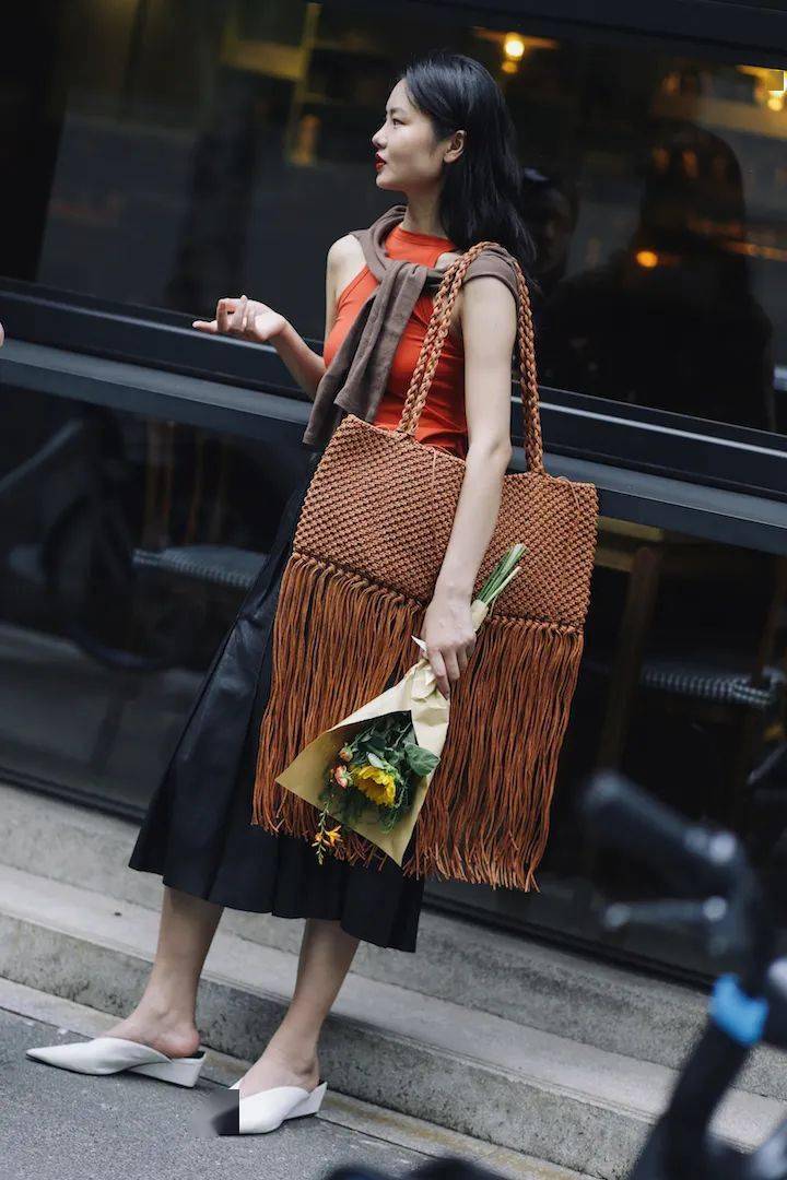 什么|换季穿什么？进来抄年轻人的答案