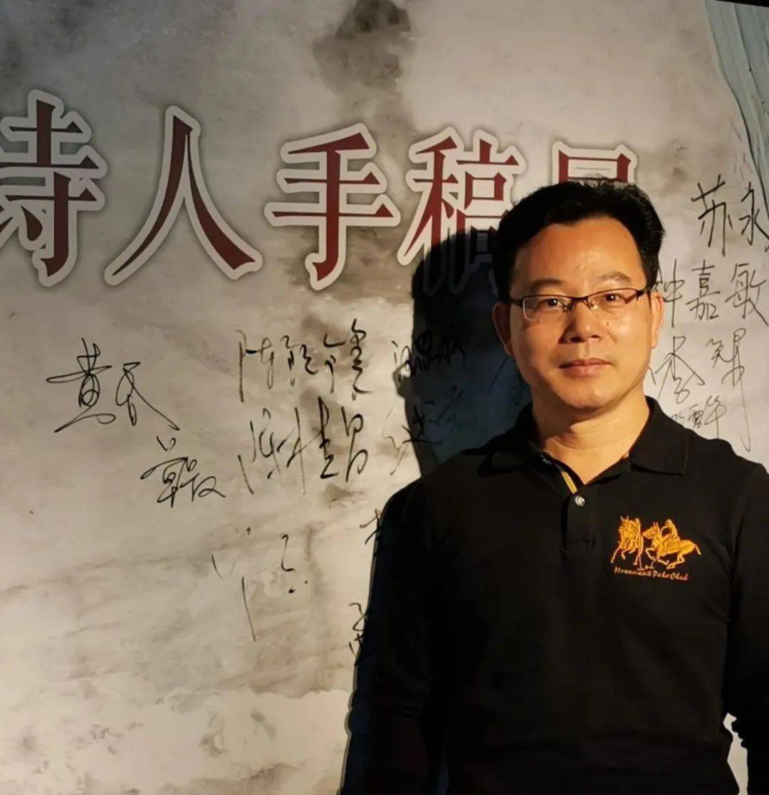 领读者杨协亮领读图书《红船》领读者林惠纯领读图书《月有圆缺》温馨