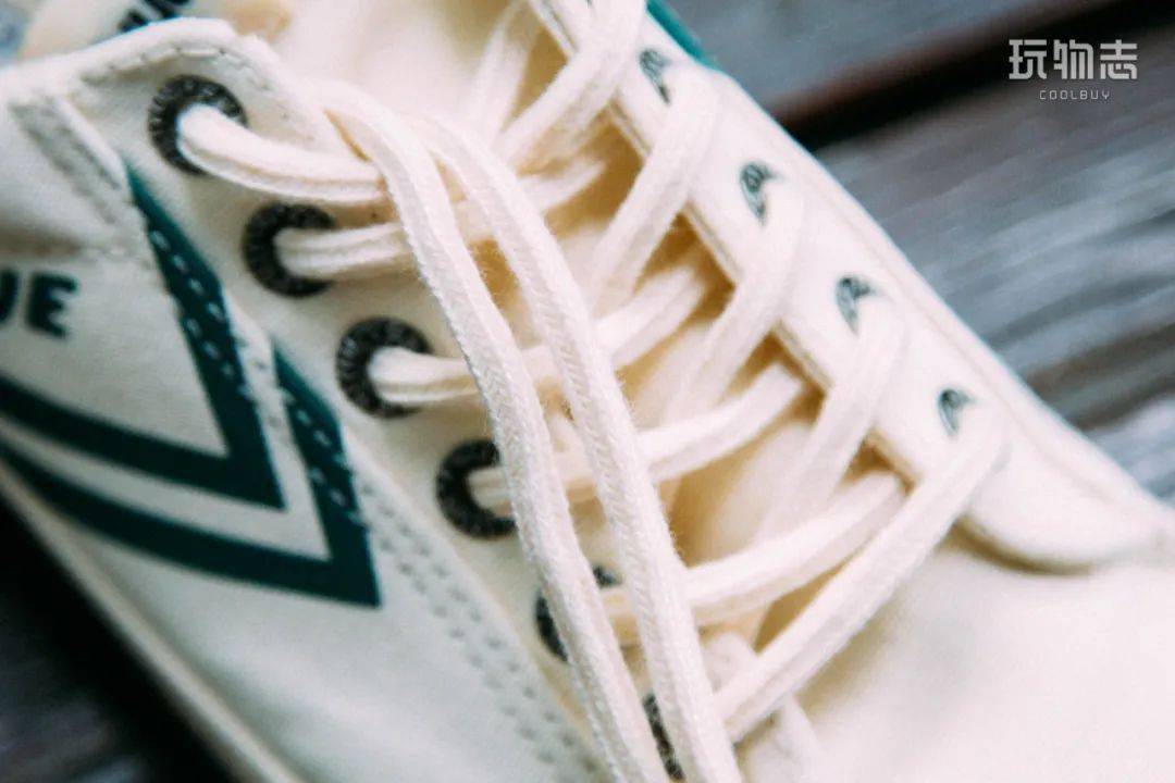 国货|这双不到 100 元的国货小白鞋,到底能有多百搭?