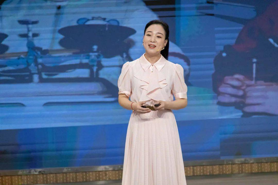 "的美好故事;乐清市第三中学徐岳敏分享了在新领域如何钻研思考的成长