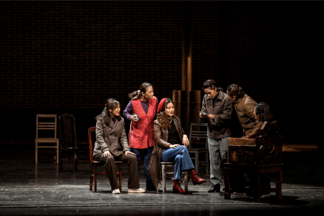 大剧院演讯话剧家有九凤今日开票看听雨楼里老初家的故事