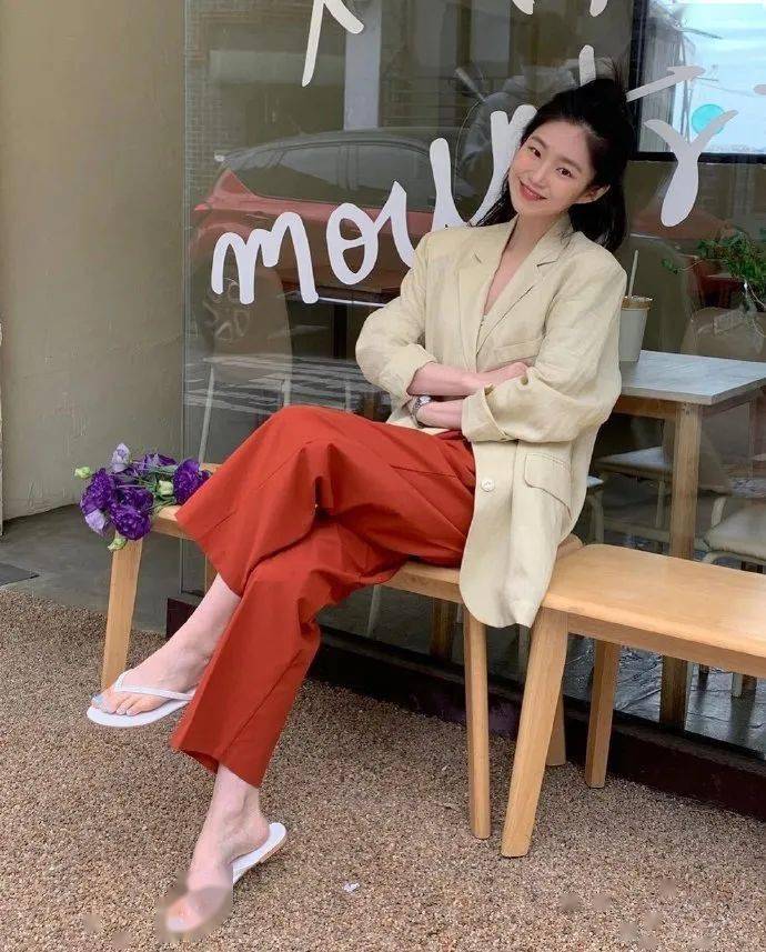 夏末秋|真人示范 | 夏末秋初，不同颜色这样穿，时髦高级还显白！