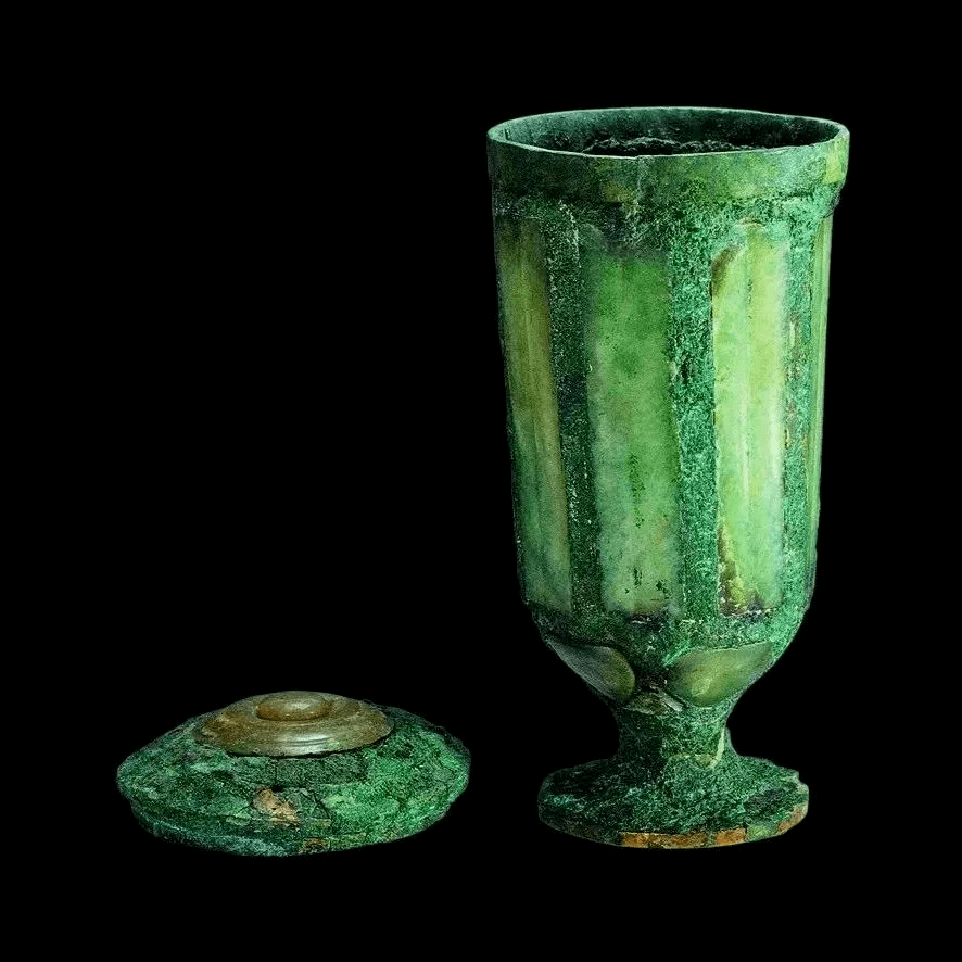 古玉挂绿黄金满地铜绿沁怎么形成