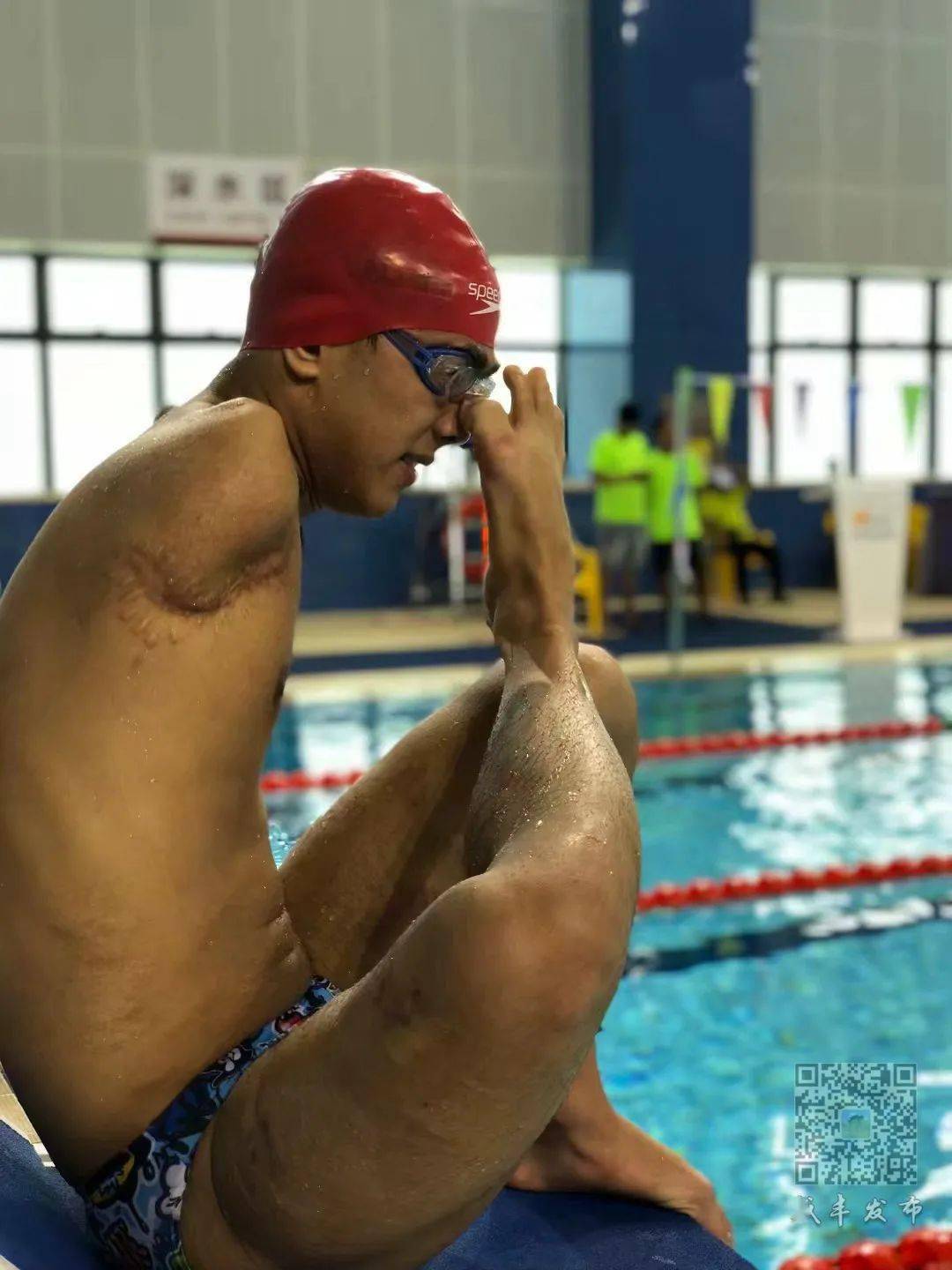 人运动会游泳比赛喜获一块银牌两块铜牌袁伟译和家人由此感受到游泳