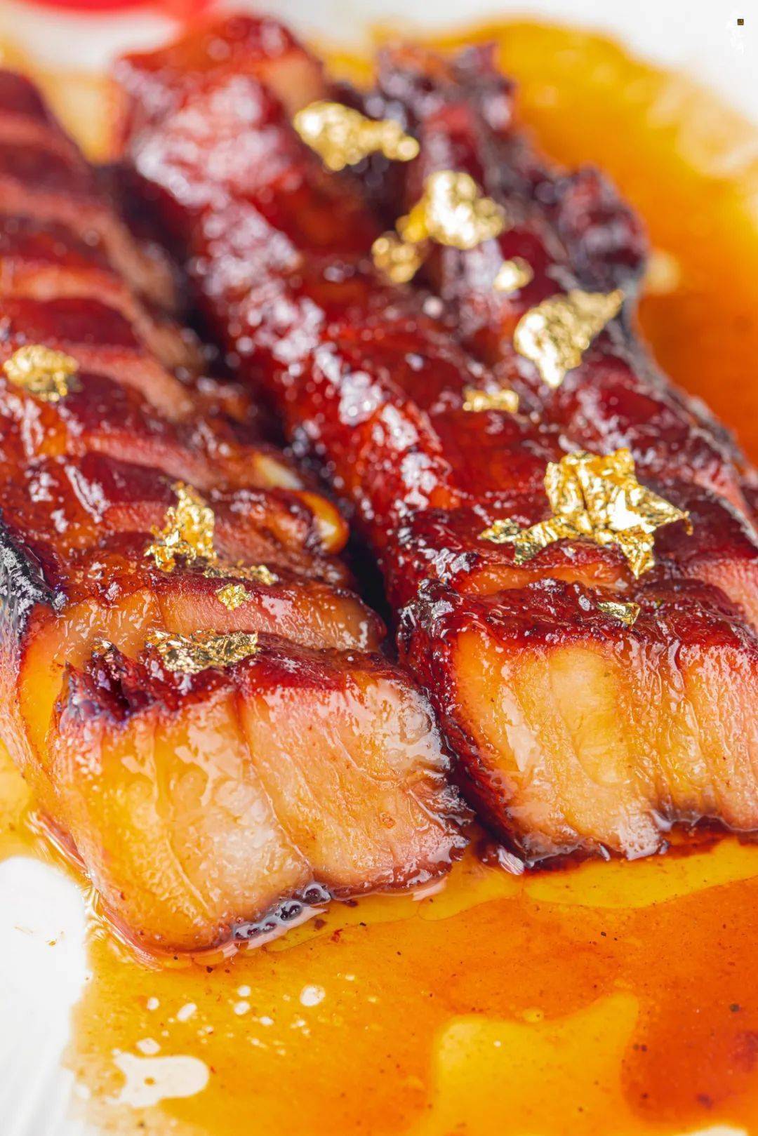 没想到有一天岸香竟然开了一家茶餐厅