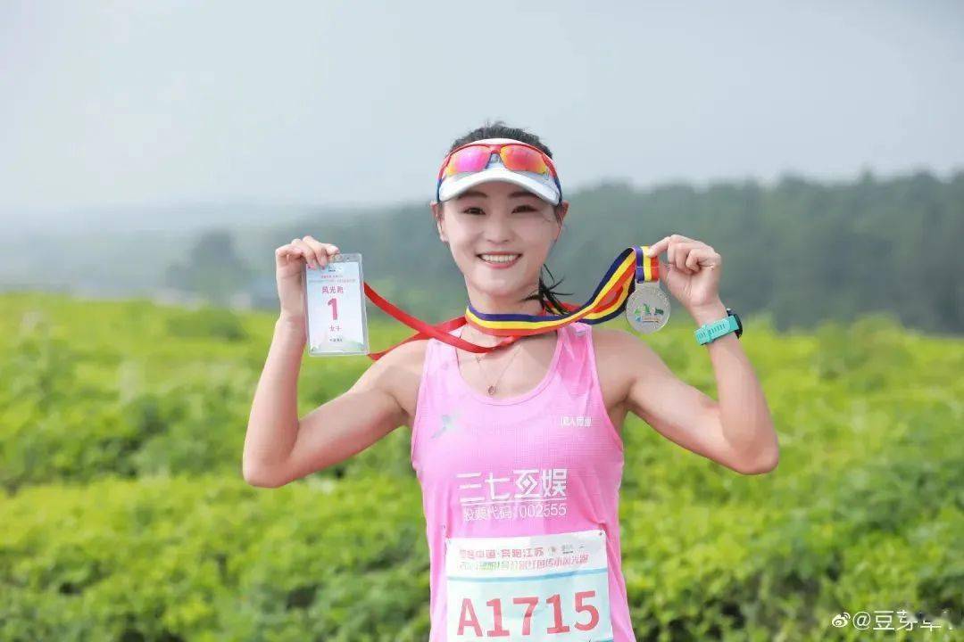 高颜值跑步女神殷晓雨如果没有特别幸运就请特别努力