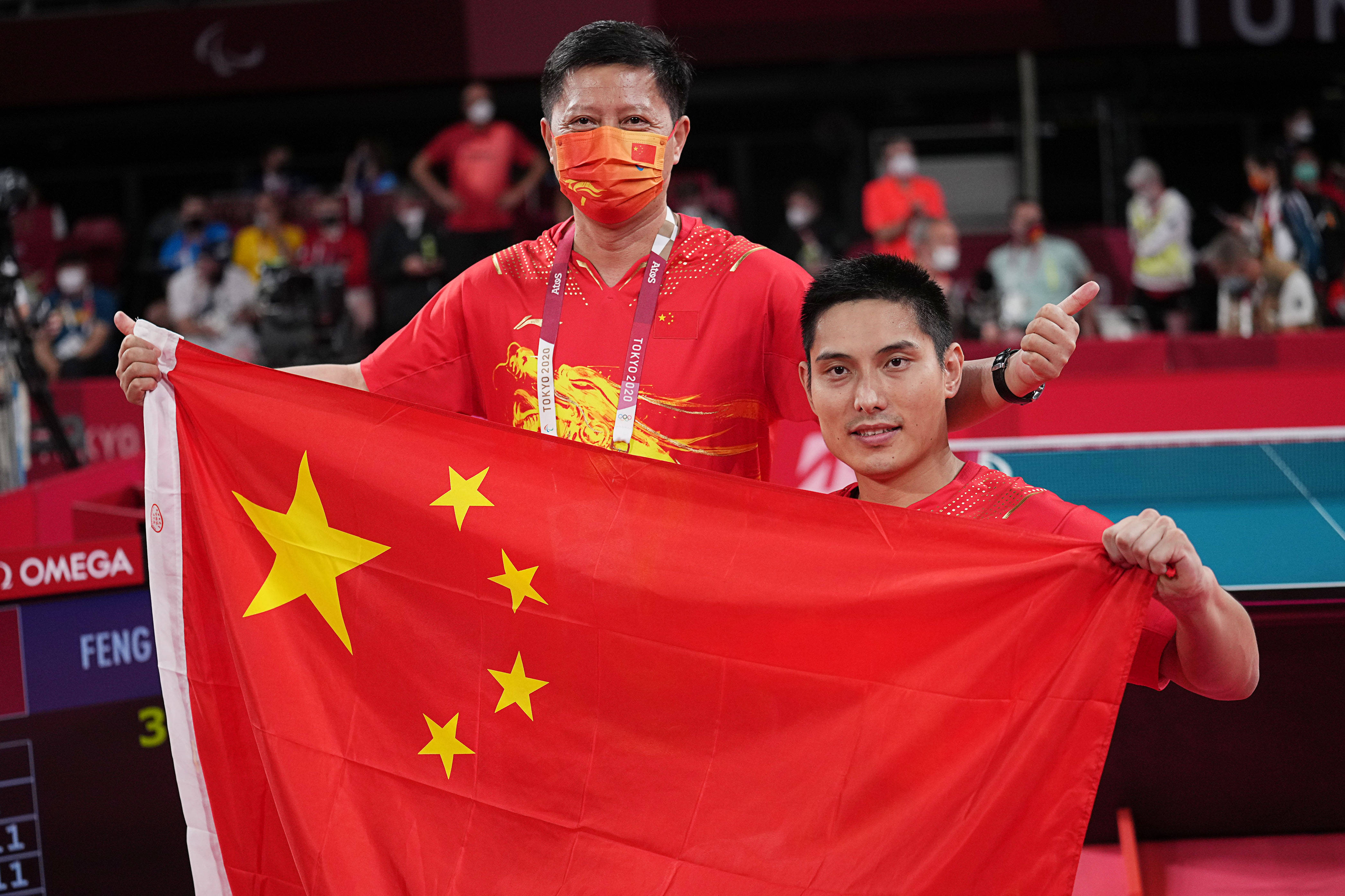 乒乓球——冯攀峰夺得男单3级冠军