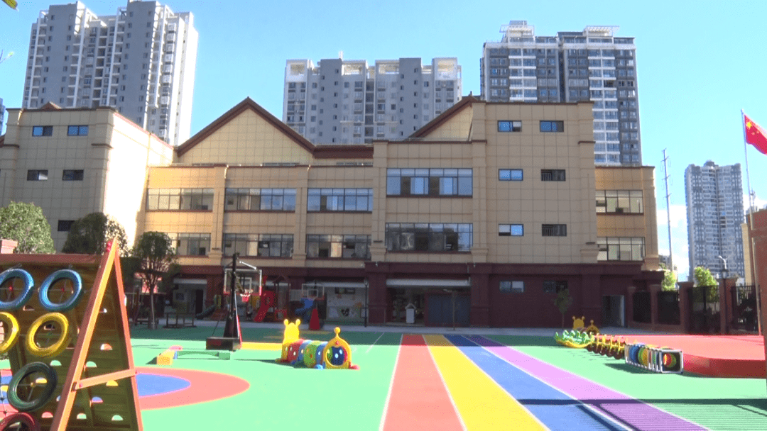科技室等教学设施幼儿园建筑新颖,设施齐全记者看到位于望江路与汉宁