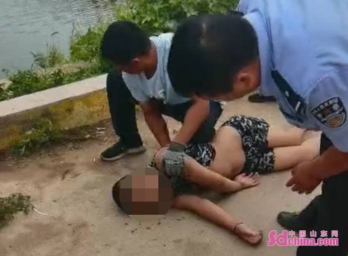 男童溺水命悬一线青岛莱西警民合力成功施救