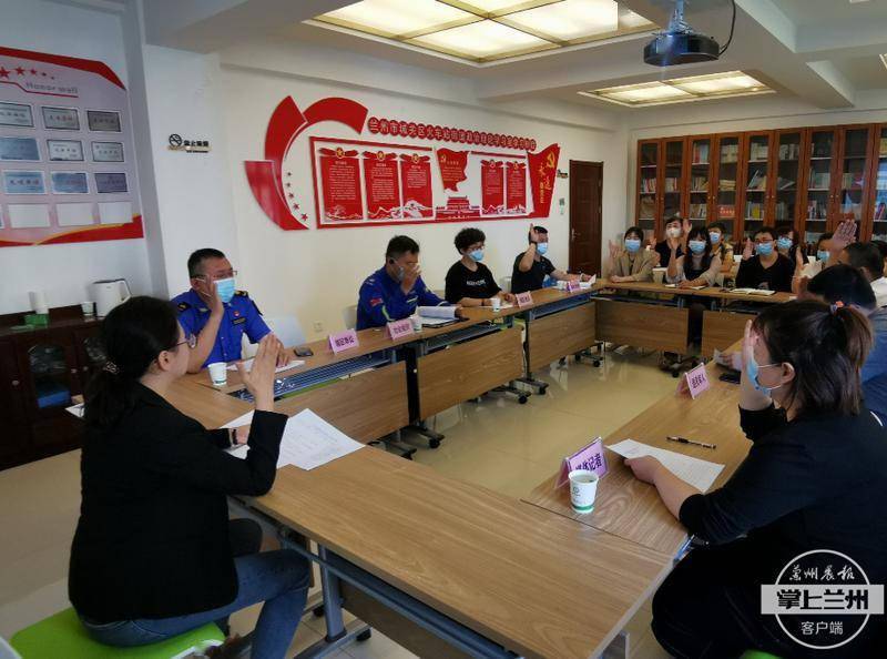 火车站街道红山根东路社区 发挥优势自行认领服务项目 建设