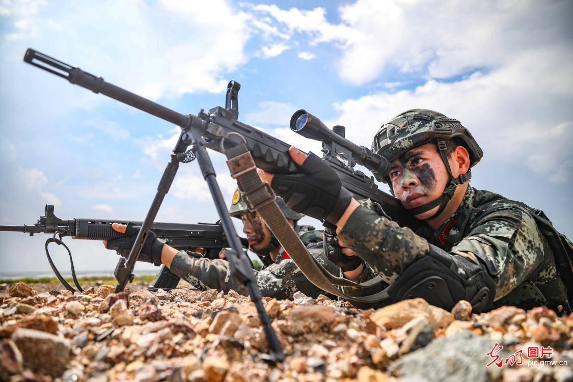 捕歼战斗演练锻造反恐尖兵