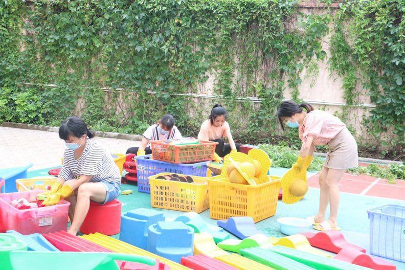 进行|直击开学准备 | 萌娃将返园,开学后体温一天多检