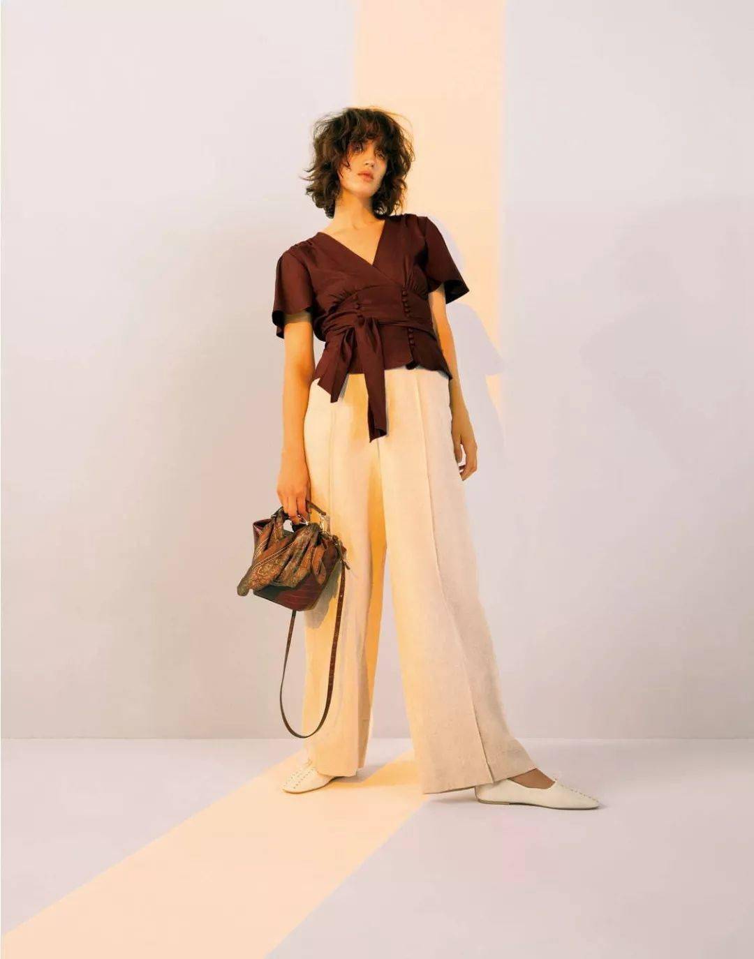 视觉|“衬衫 + 阔腿裤”才是真爱CP呀，夏末初秋就这样穿!
