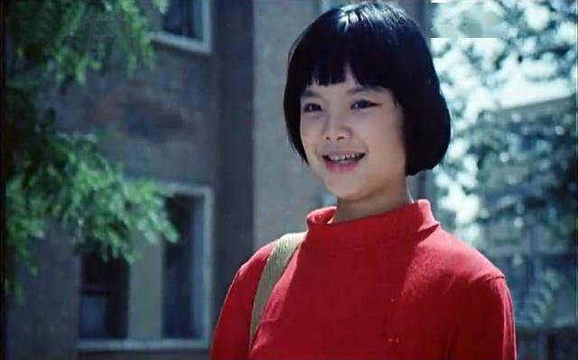 她还发现班长祝文娟非常虚伪,那次在课堂上想让她拿出字典来印证老师