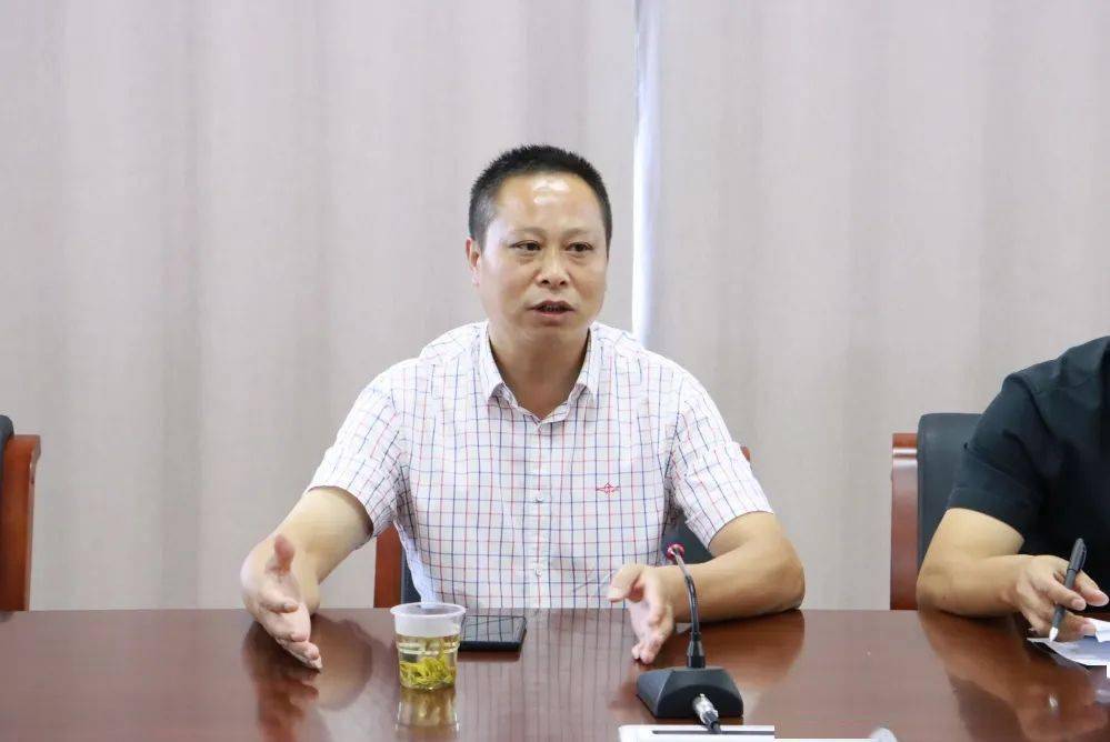 市教育局党委副书记刘有文一行深入部分学校检查指导秋季开学工作